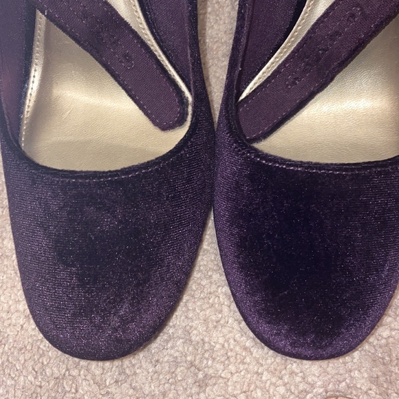 Suede Purple Block Heel (Christian Siriano) - Picture 9 of 11